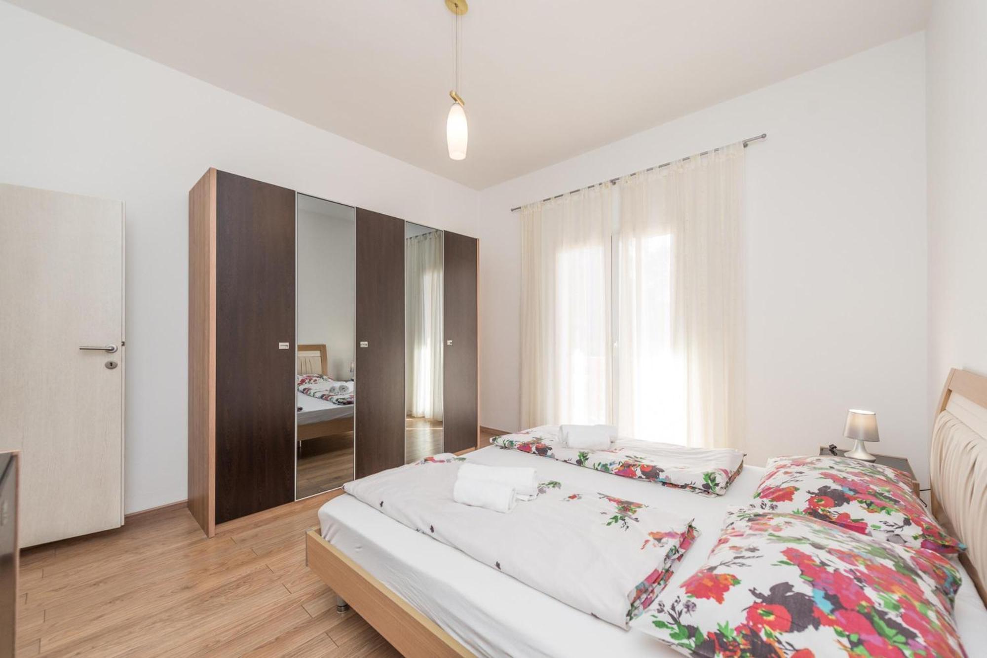 Family Friendly Pool House Ana - Happy Rentals Bibinje Exterior photo