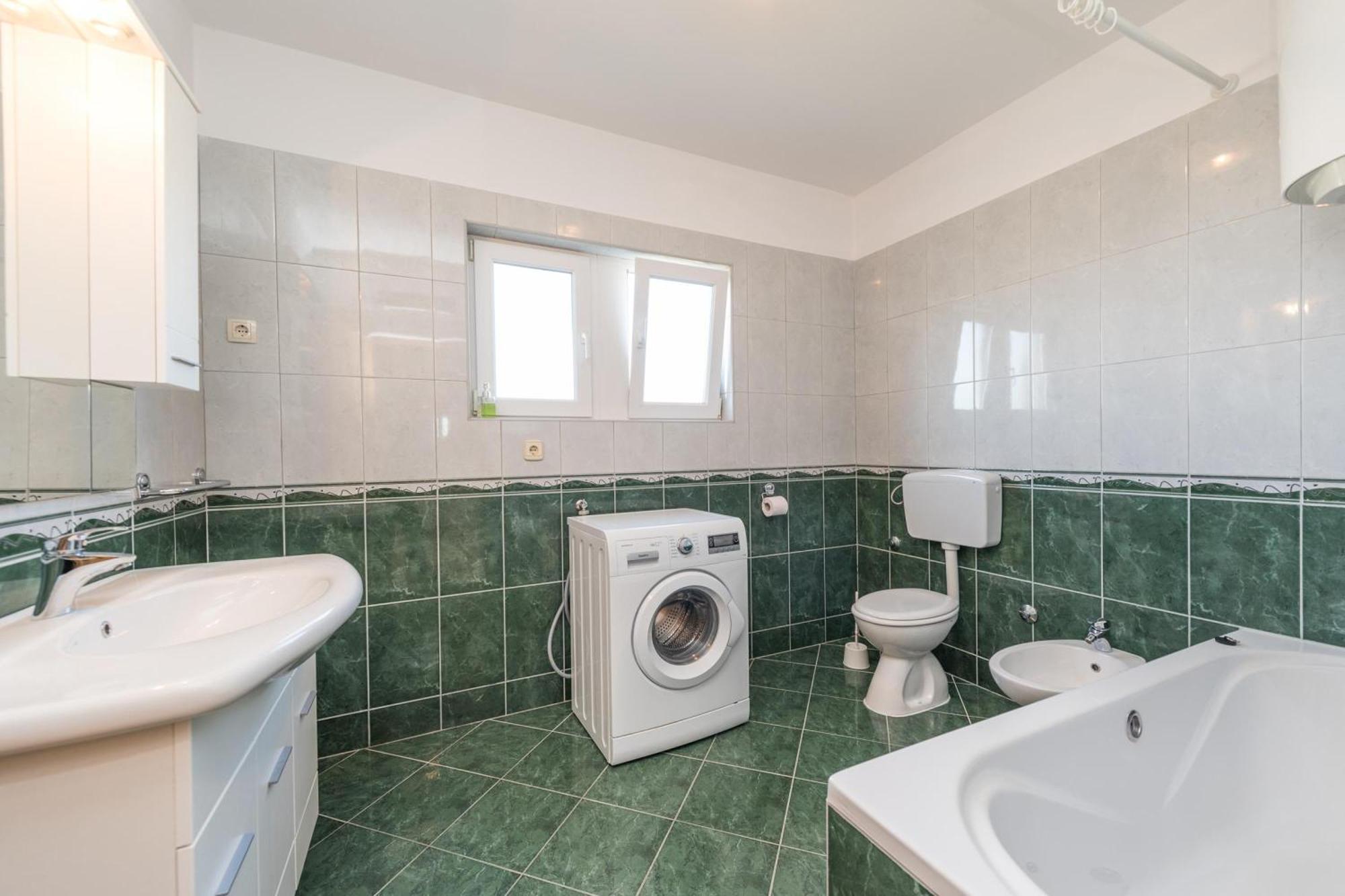 Family Friendly Pool House Ana - Happy Rentals Bibinje Exterior photo