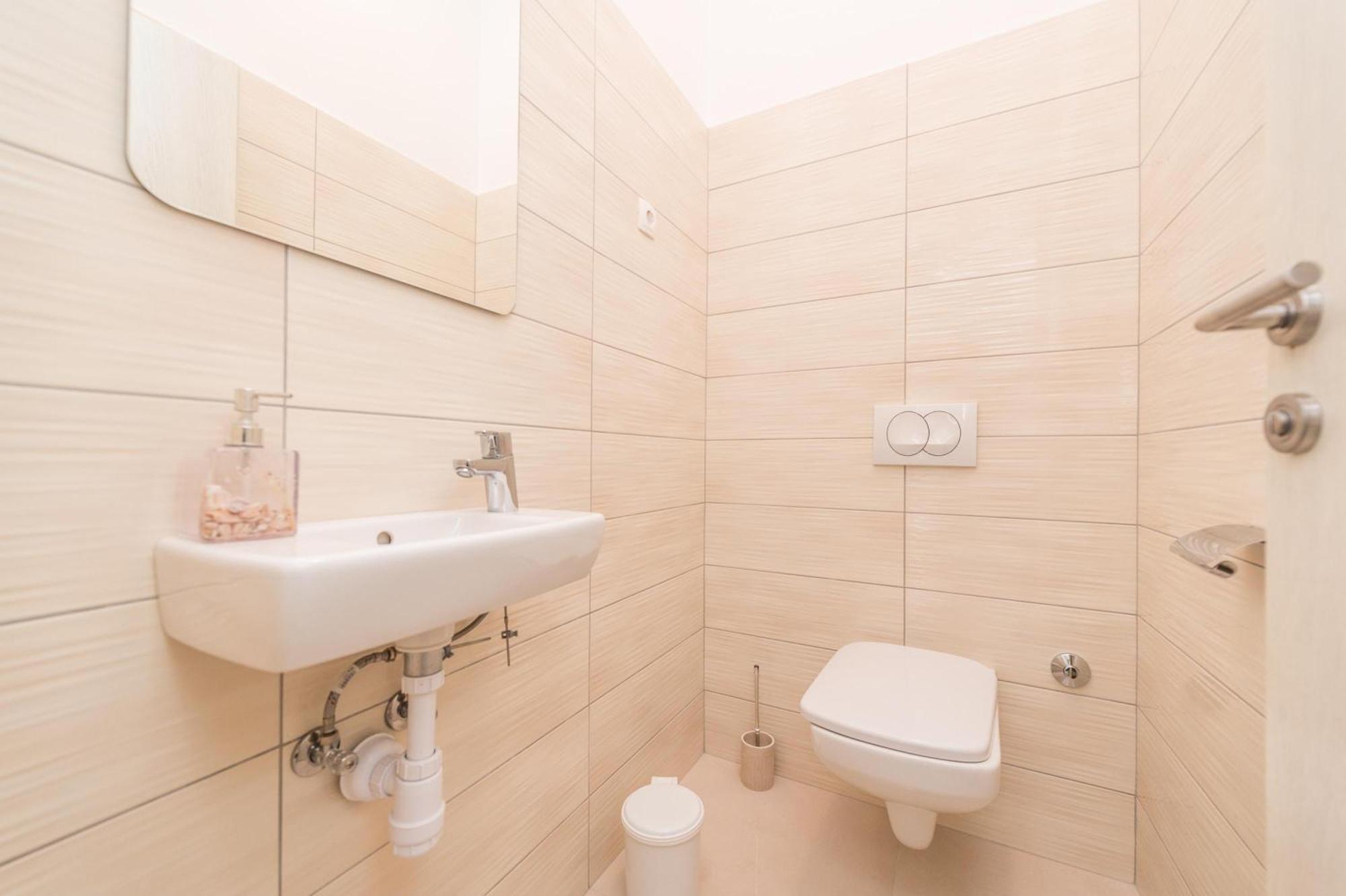 Family Friendly Pool House Ana - Happy Rentals Bibinje Exterior photo