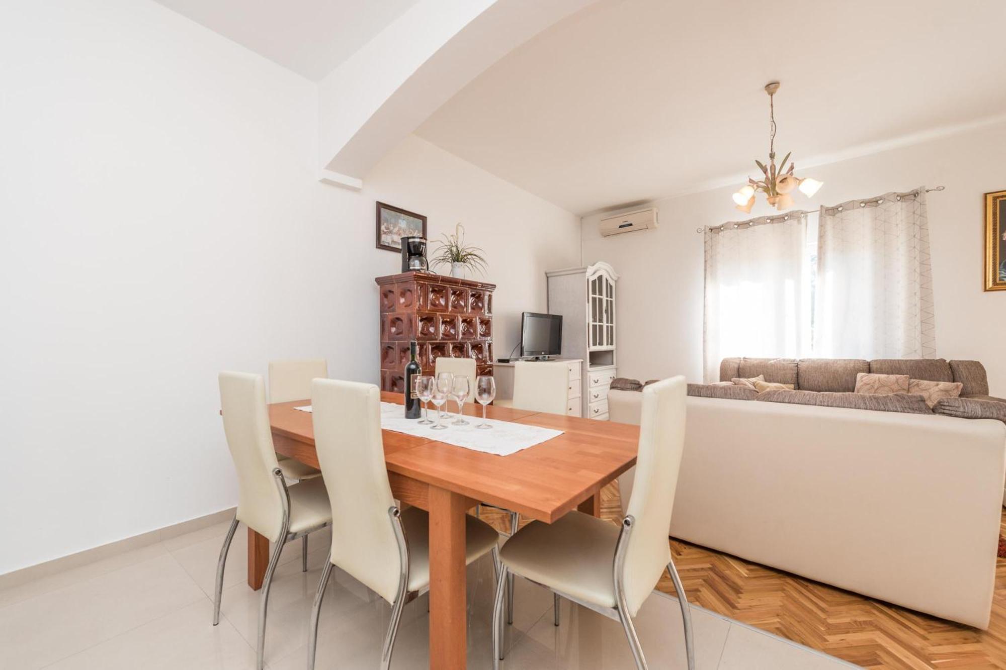 Family Friendly Pool House Ana - Happy Rentals Bibinje Exterior photo