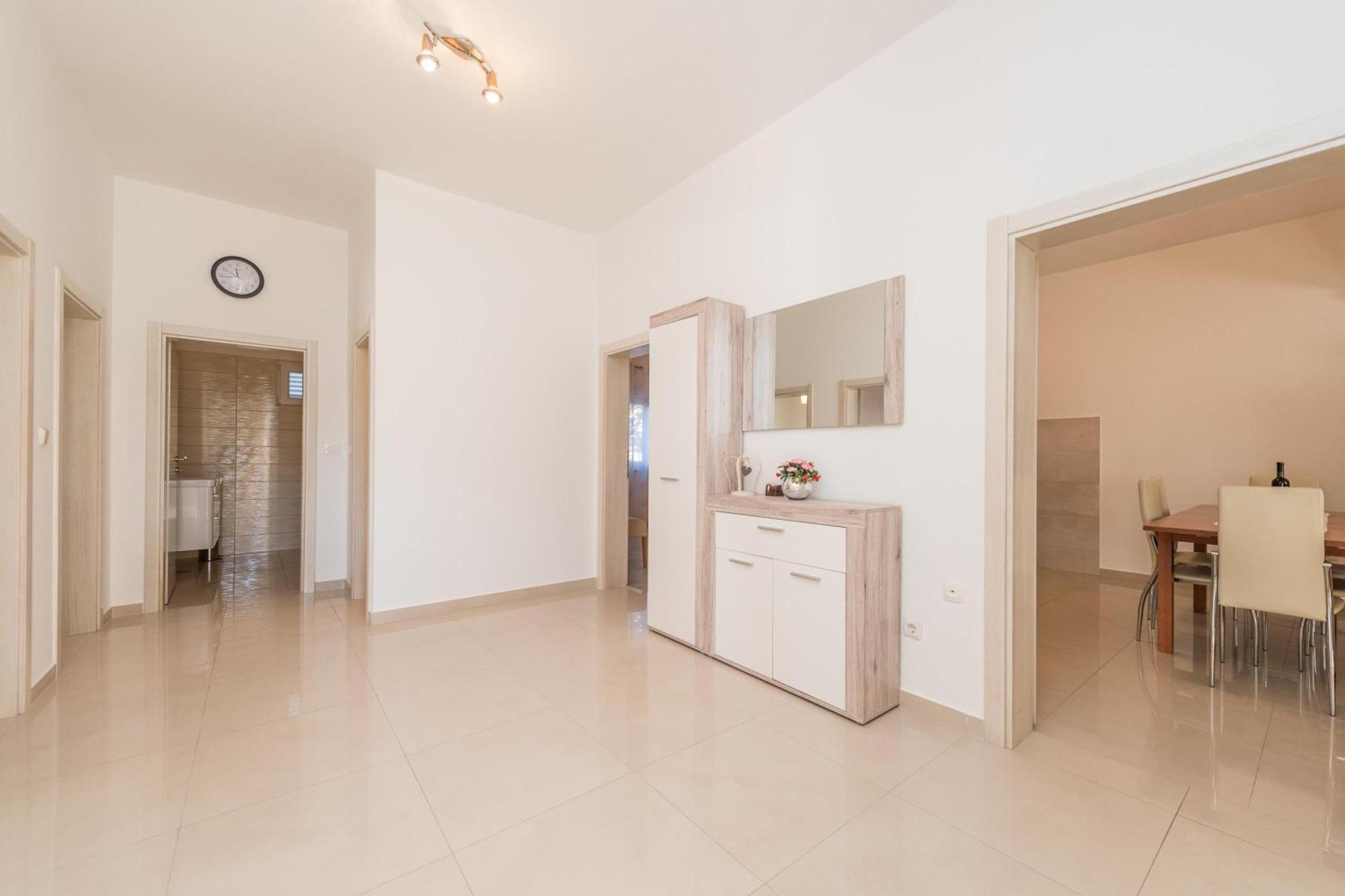 Family Friendly Pool House Ana - Happy Rentals Bibinje Exterior photo