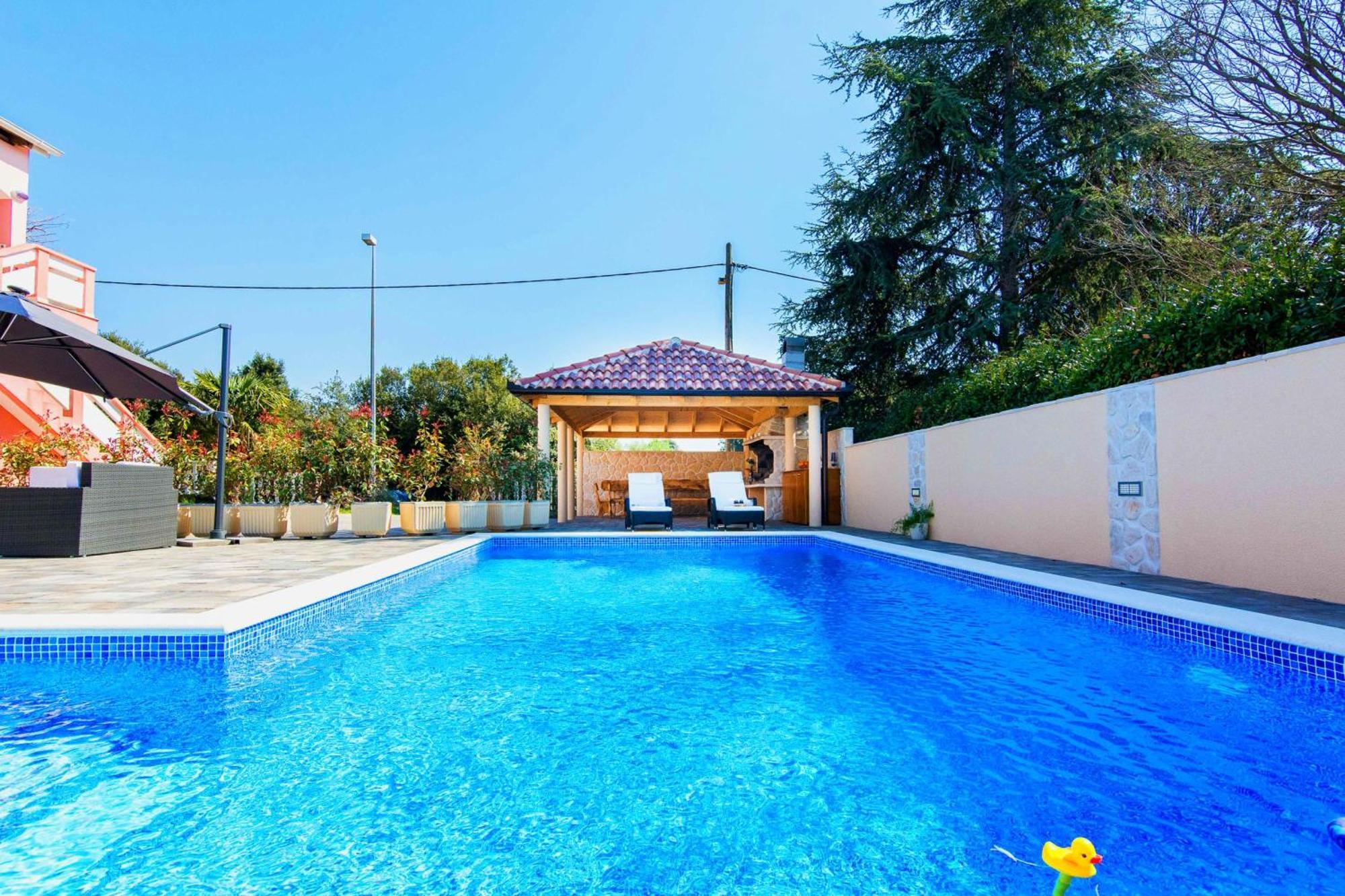 Family Friendly Pool House Ana - Happy Rentals Bibinje Exterior photo